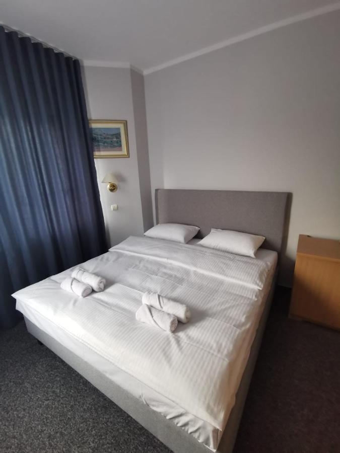 Lezzet B&B Pokoj Goscinny & Turkishrestaurant Warszawa Exteriör bild