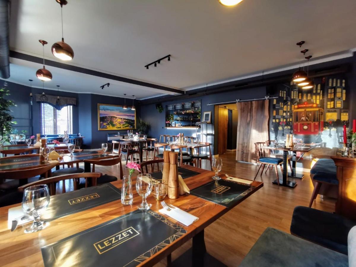 Lezzet B&B Pokoj Goscinny & Turkishrestaurant Warszawa Exteriör bild