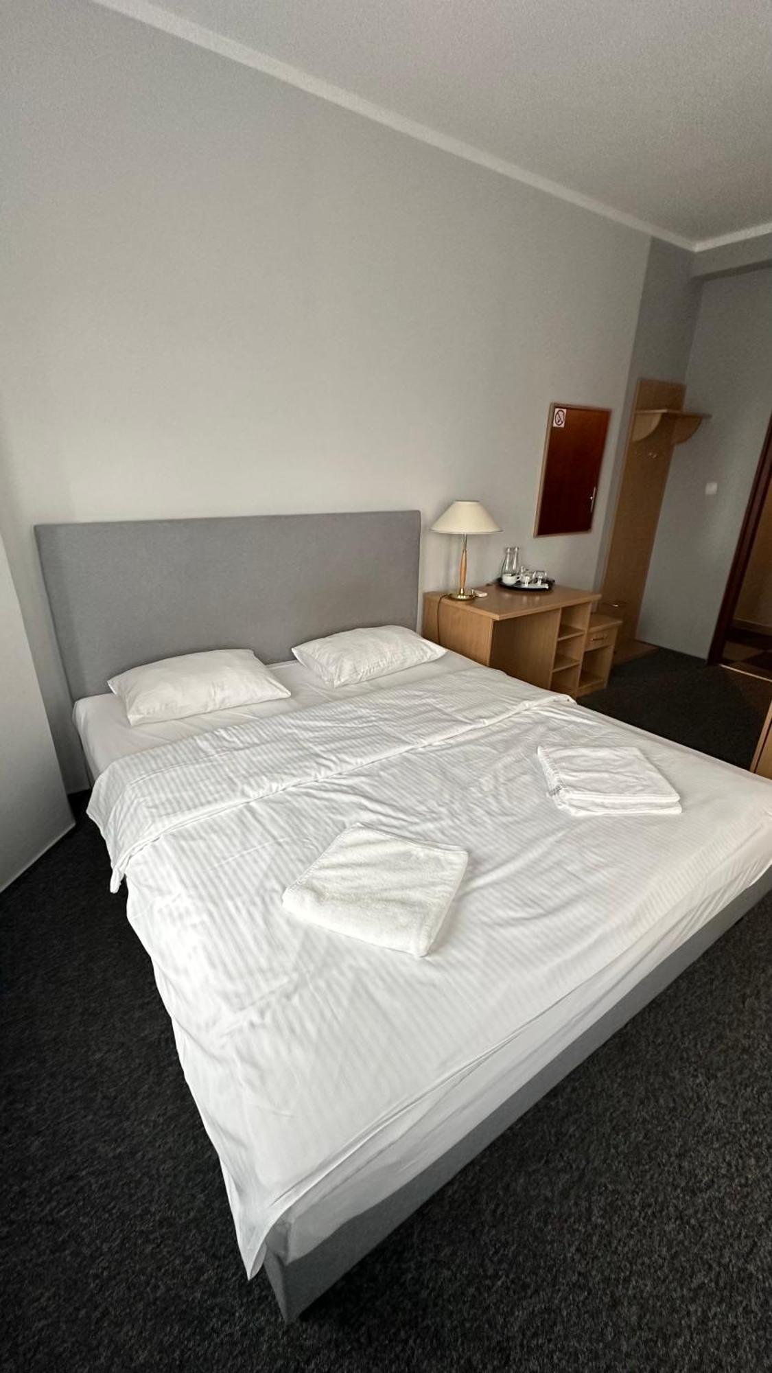 Lezzet B&B Pokoj Goscinny & Turkishrestaurant Warszawa Exteriör bild