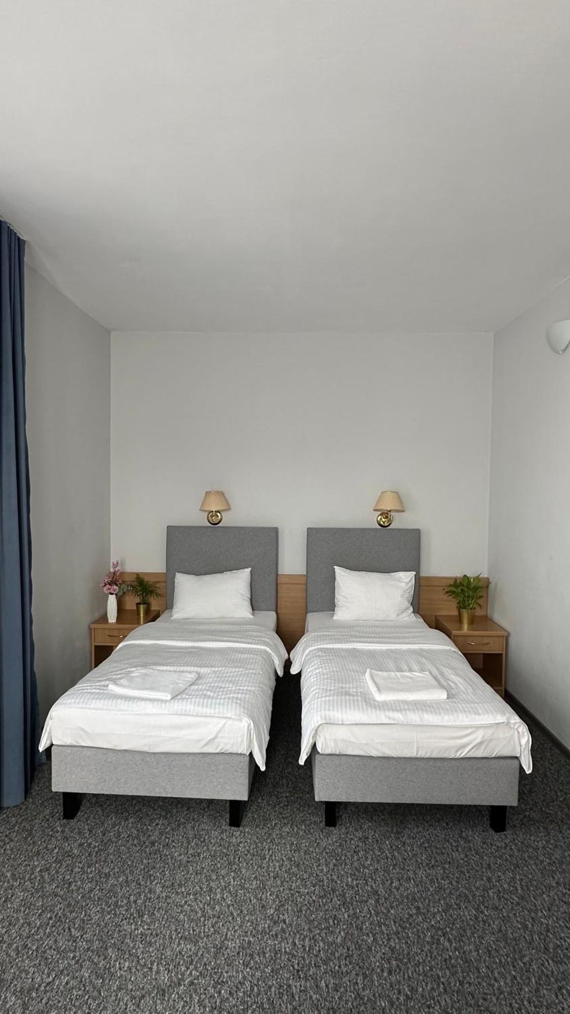 Lezzet B&B Pokoj Goscinny & Turkishrestaurant Warszawa Exteriör bild