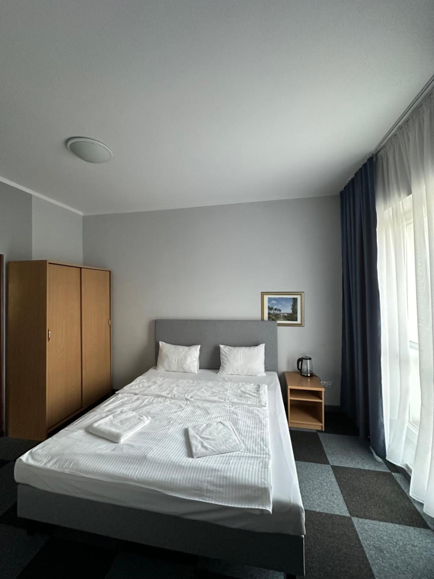 Lezzet B&B Pokoj Goscinny & Turkishrestaurant Warszawa Exteriör bild
