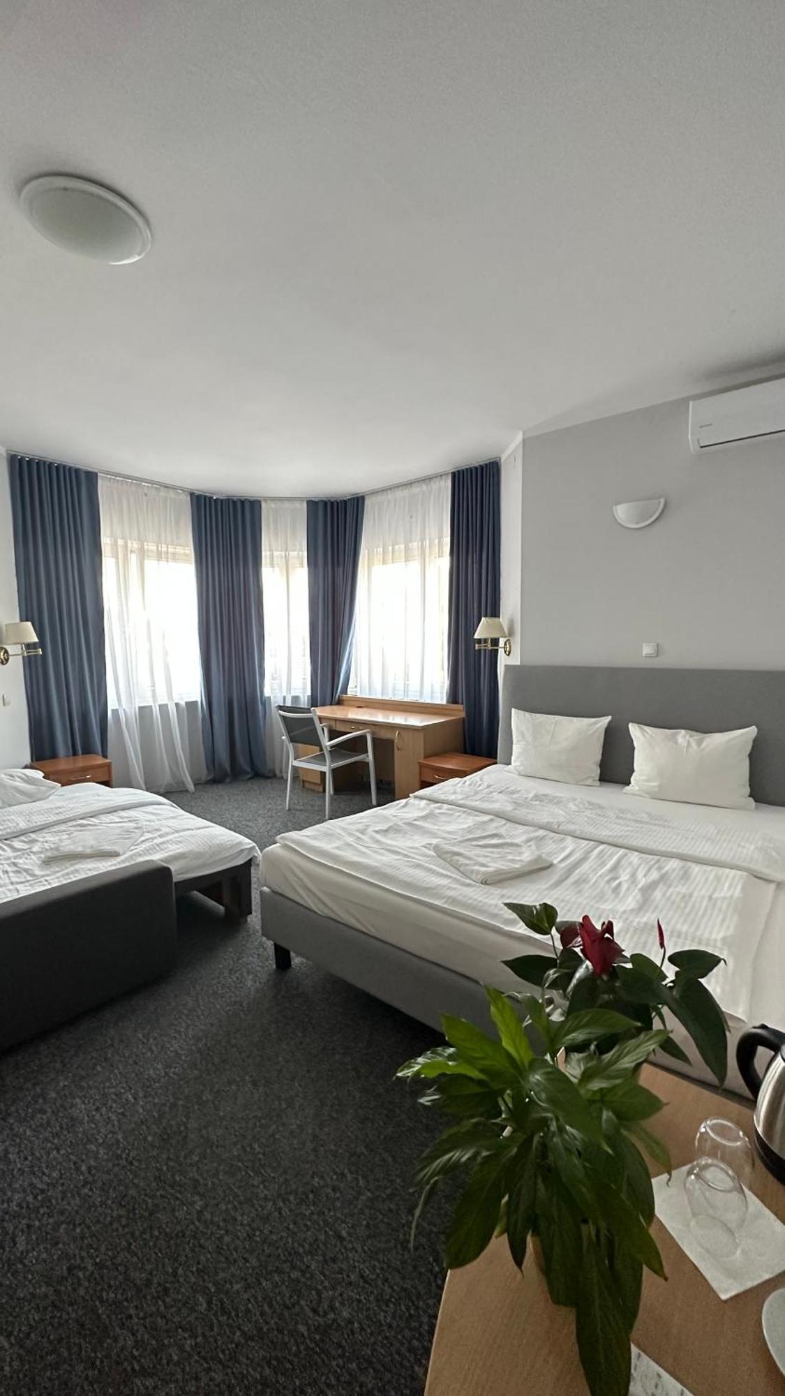 Lezzet B&B Pokoj Goscinny & Turkishrestaurant Warszawa Exteriör bild