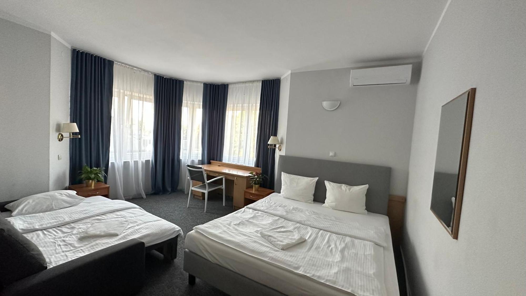 Lezzet B&B Pokoj Goscinny & Turkishrestaurant Warszawa Exteriör bild