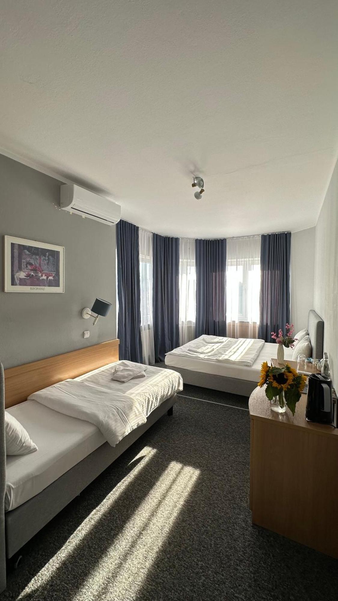 Lezzet B&B Pokoj Goscinny & Turkishrestaurant Warszawa Exteriör bild