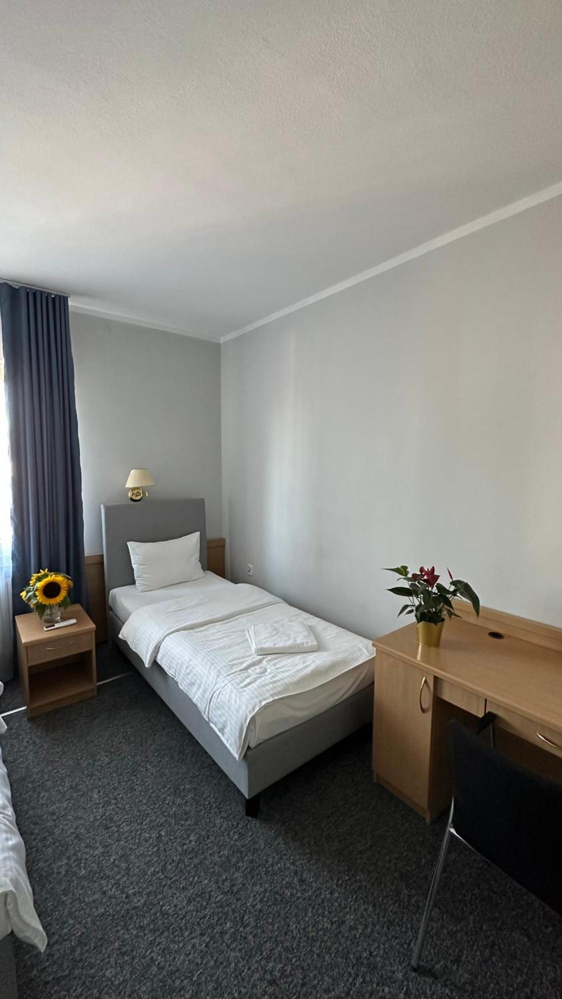 Lezzet B&B Pokoj Goscinny & Turkishrestaurant Warszawa Exteriör bild