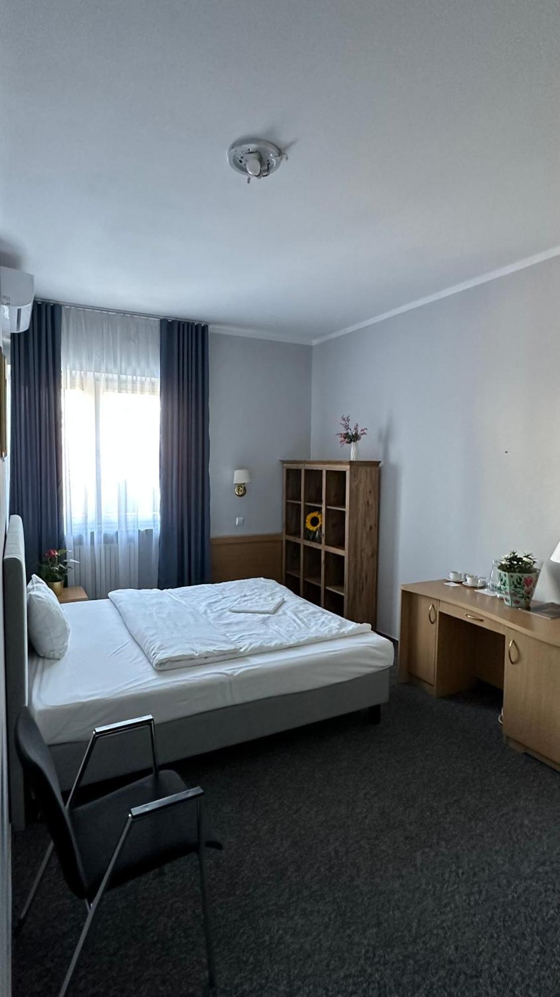 Lezzet B&B Pokoj Goscinny & Turkishrestaurant Warszawa Exteriör bild