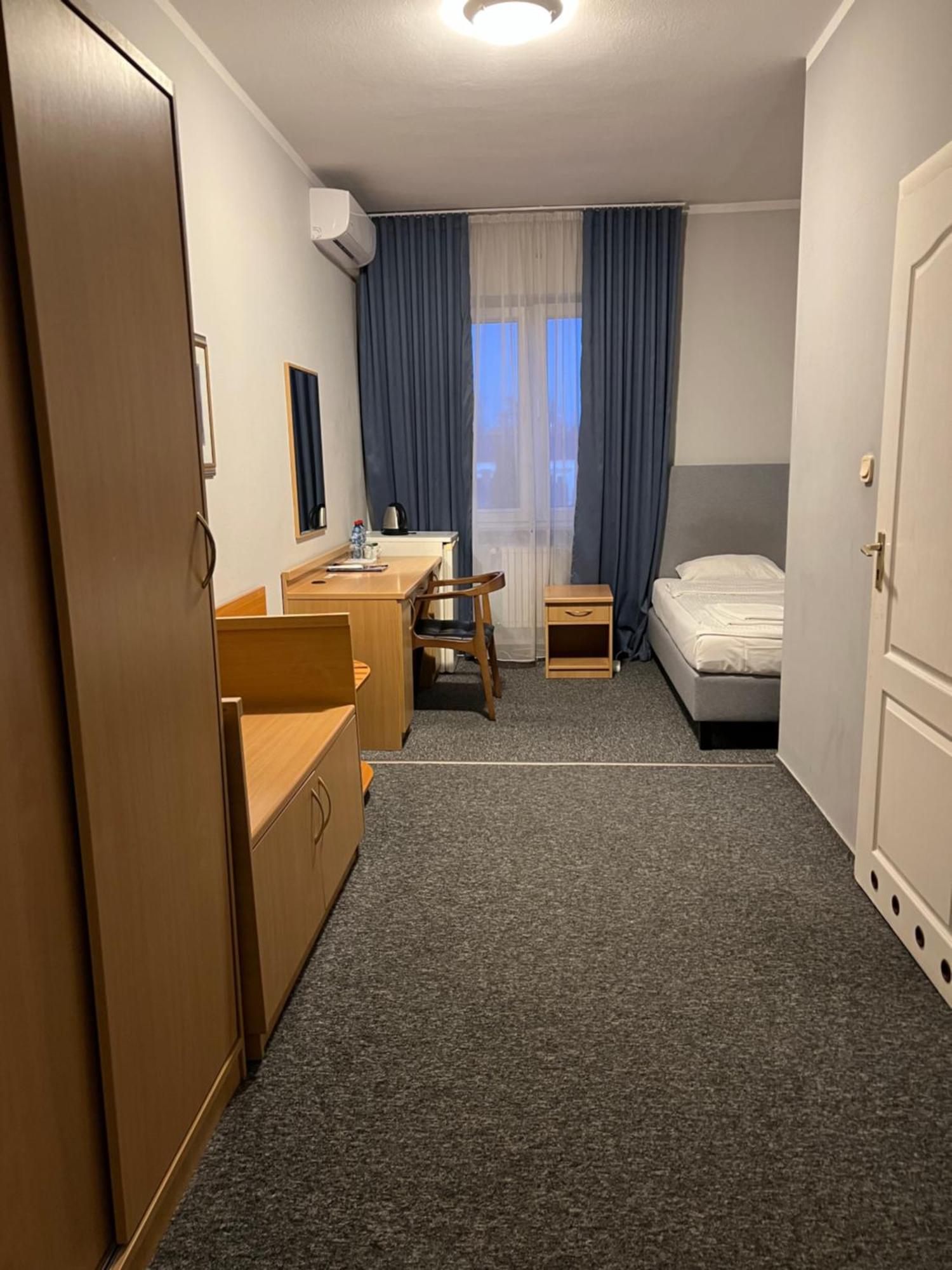 Lezzet B&B Pokoj Goscinny & Turkishrestaurant Warszawa Exteriör bild