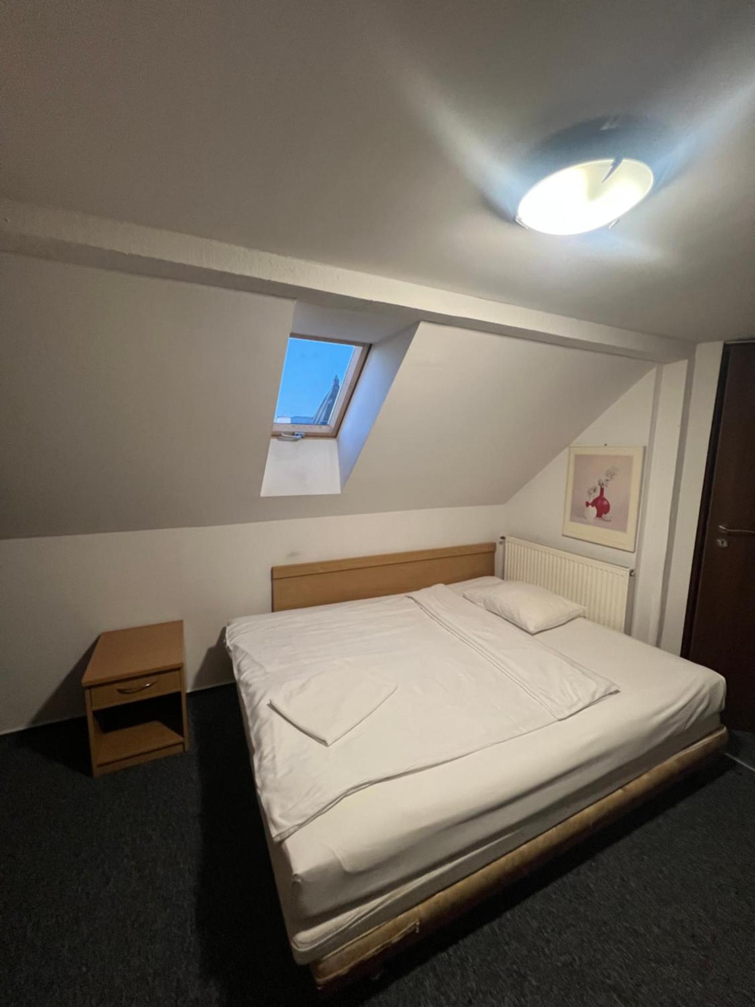 Lezzet B&B Pokoj Goscinny & Turkishrestaurant Warszawa Exteriör bild