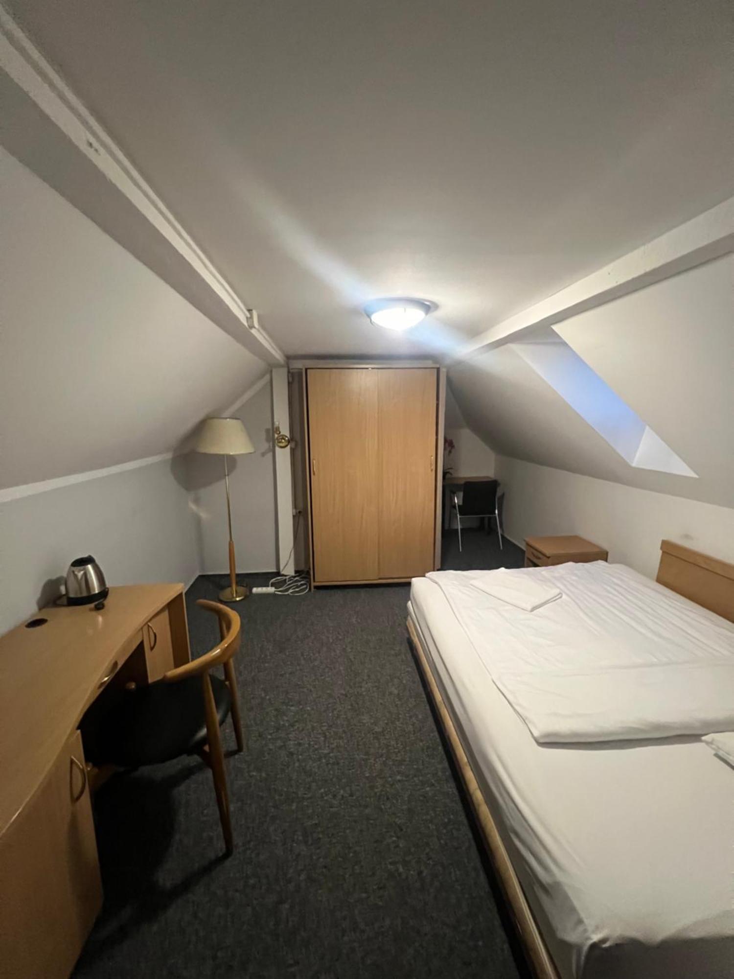 Lezzet B&B Pokoj Goscinny & Turkishrestaurant Warszawa Exteriör bild