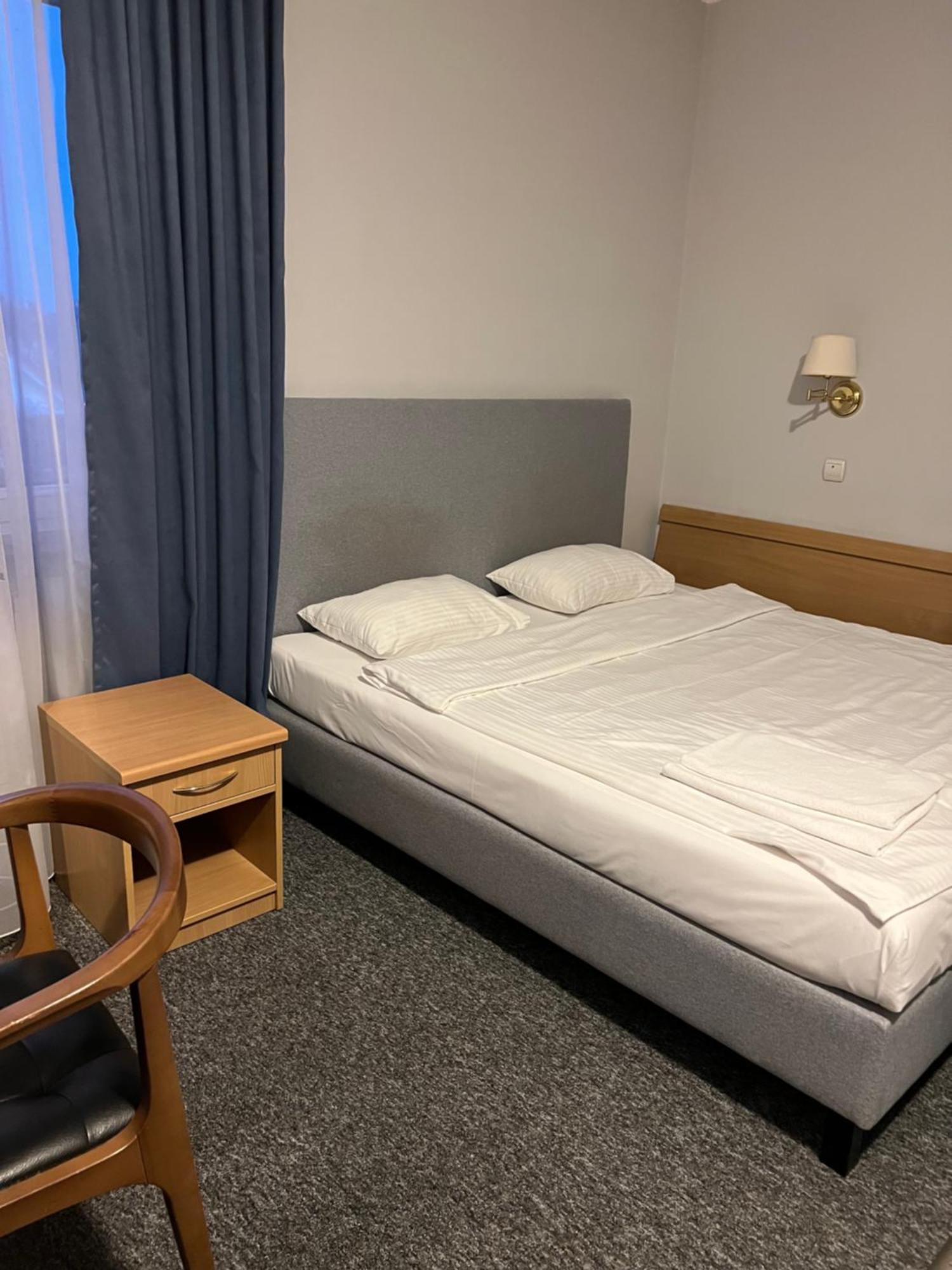 Lezzet B&B Pokoj Goscinny & Turkishrestaurant Warszawa Exteriör bild